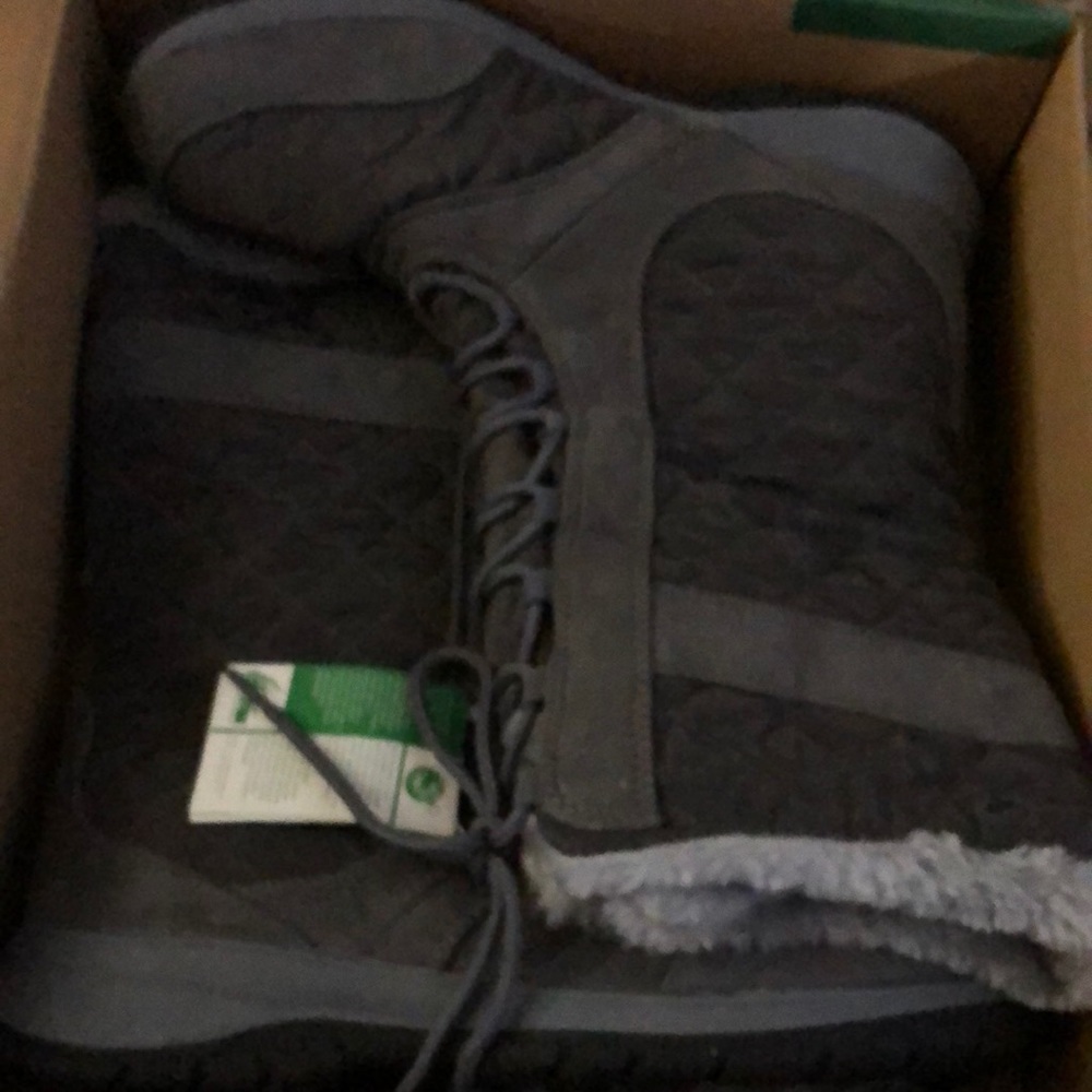 Women’s boots size 11